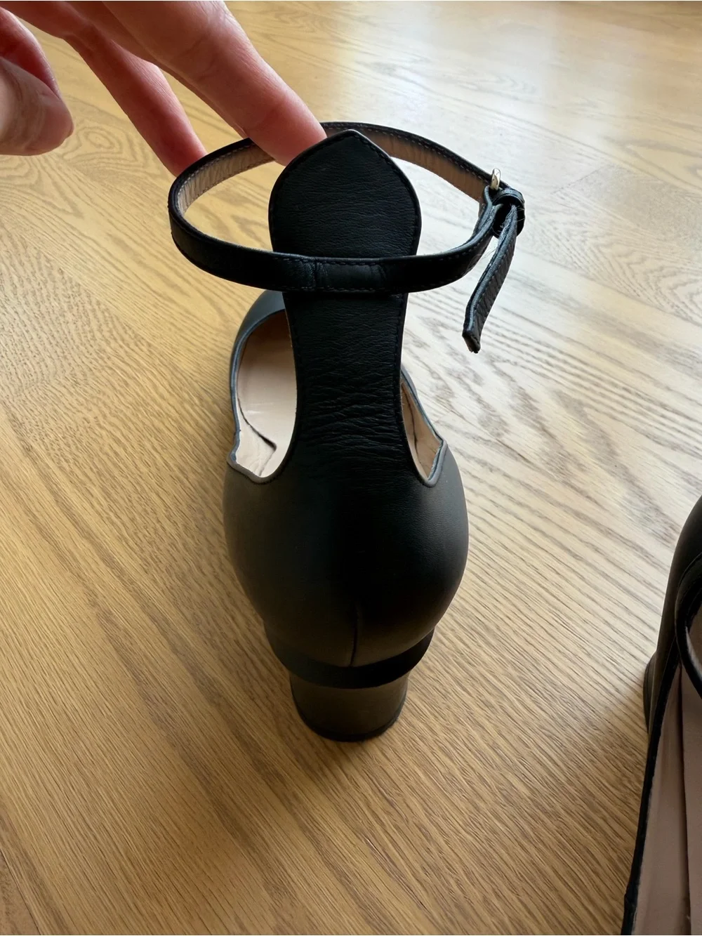 Valentino Black Ankle-Strap Round-Toe Mid Heel Pumps 38.5